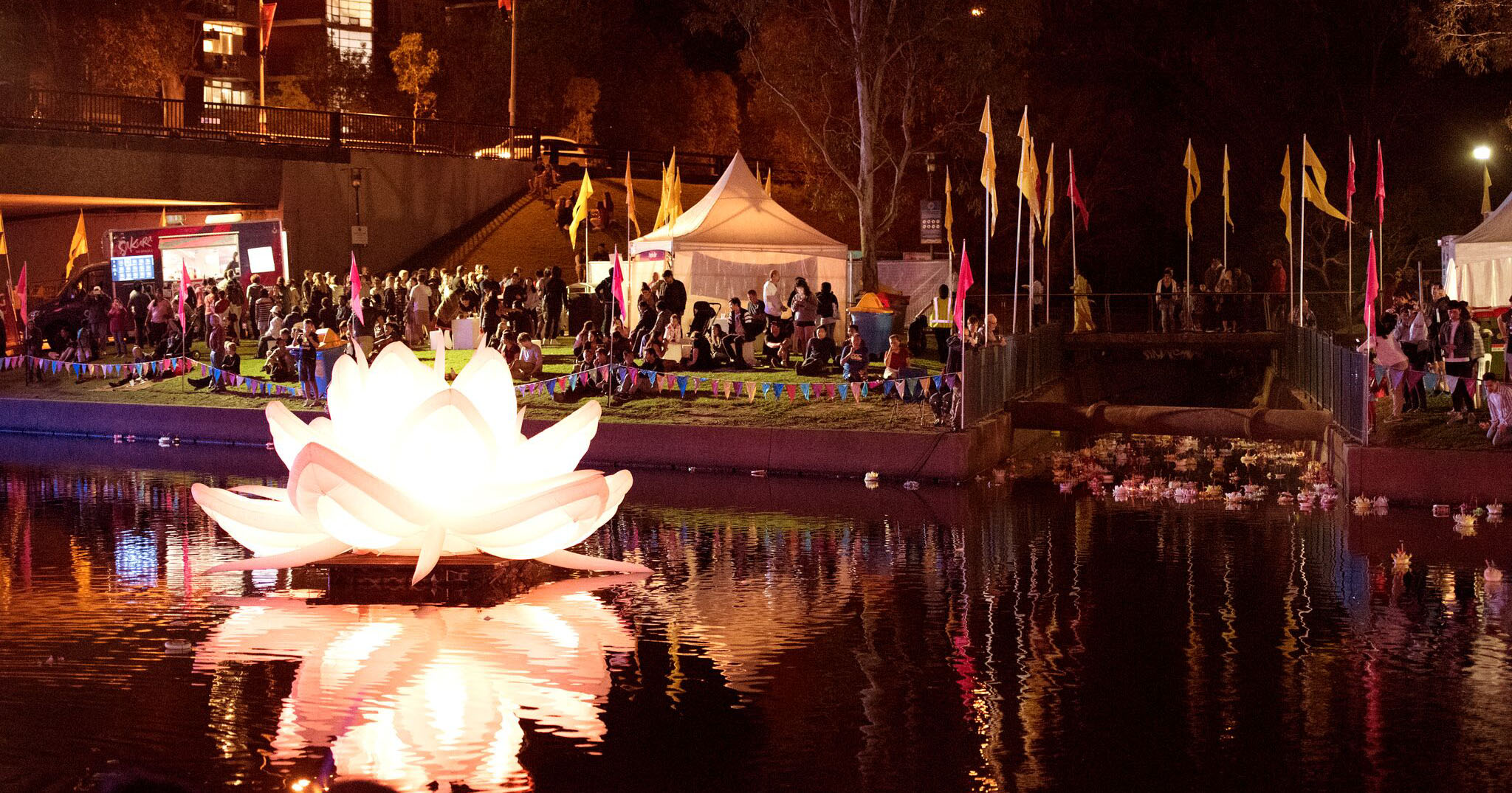Thailand Festivals in Australia 2019 - Calendar of Events Loy Krathong lotus on Parramatta River